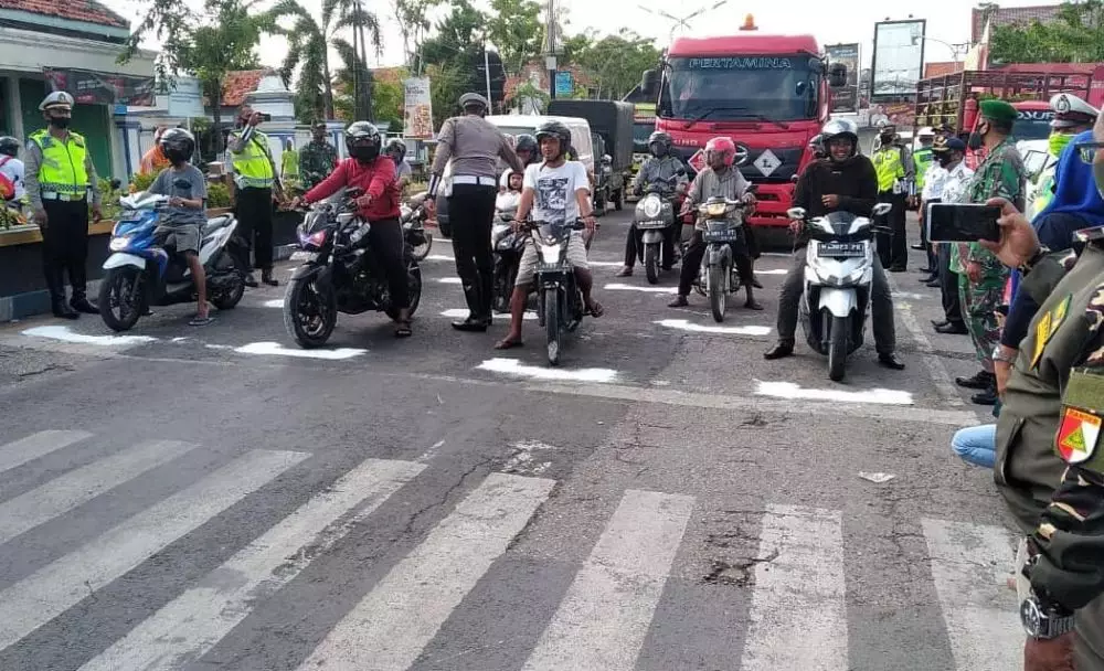 lampu merah ala motogp Instagram