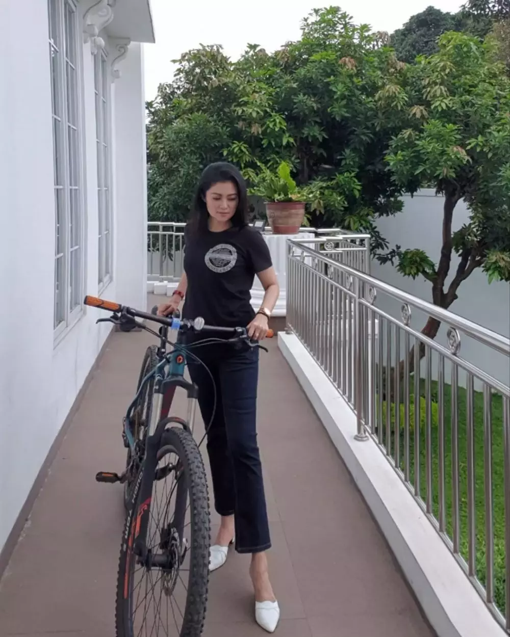 pesona Ratu Dewi Imasy bak ABG © 2020 brilio.net