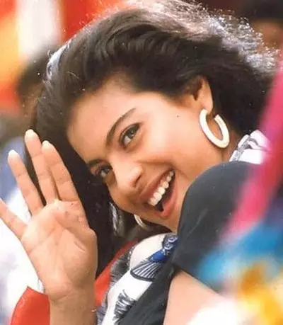 Akris Bollywood masa muda berbagai sumber Akris Bollywood masa muda berbagai sumber