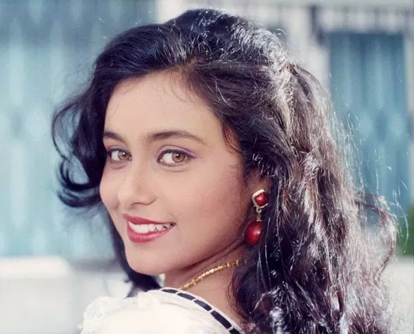 Akris Bollywood masa muda  berbagai sumber