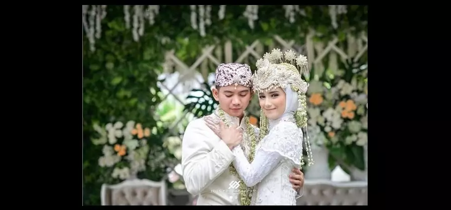 rizki mesra istri berbagai sumber