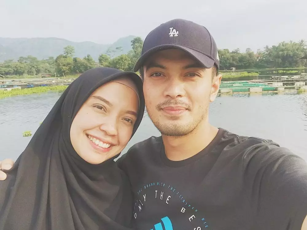 Temmy Rahadi dan istri instagram