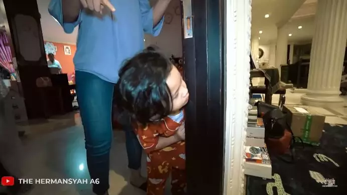 momen Arsya bertemu Millendaru © 2020 youtube.com