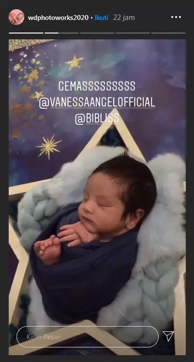Pemotretan newborn anak Vanessa Angel  Instagram Pemotretan newborn anak Vanessa Angel  Instagram