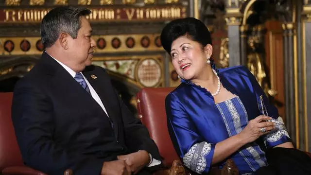 lagu untuk Bu Ani garapan Anji berbagai sumber lagu untuk Bu Ani garapan Anji berbagai sumber