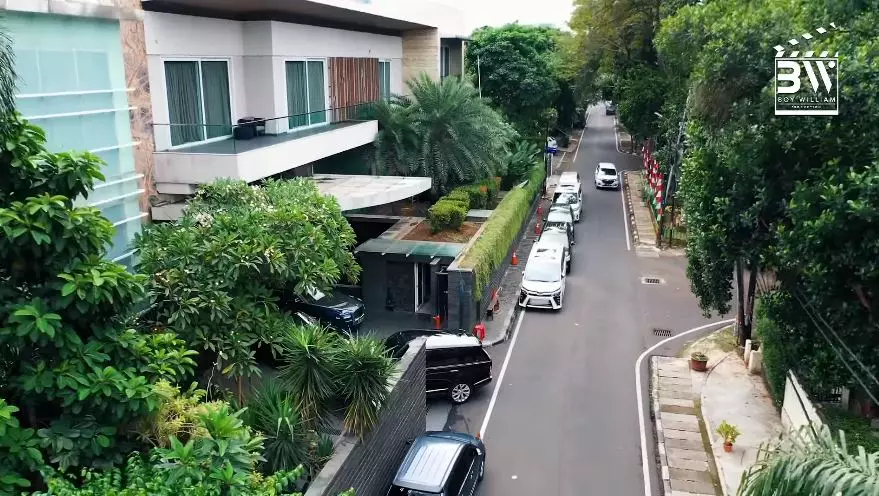 potret rumah Manoj Punjabi YouTube