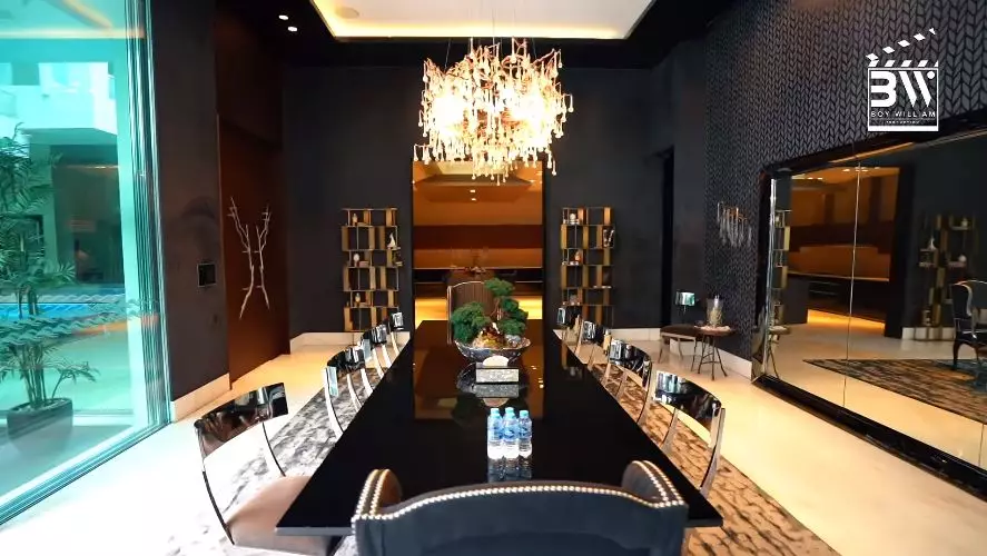 potret rumah Manoj Punjabi YouTube