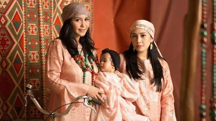 gaya pemotretan seleb kakak beradik instagram gaya pemotretan seleb kakak beradik instagram