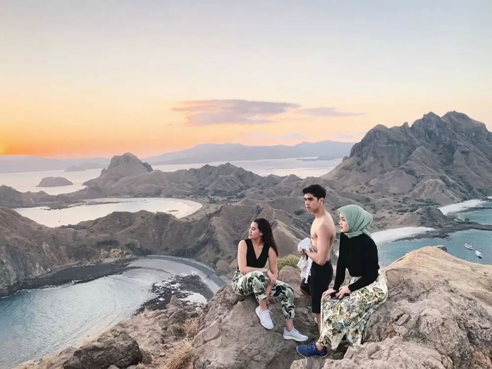 Diandra Marsha dan Al El Dul Berbagai sumber Diandra Marsha dan Al El Dul Berbagai sumber