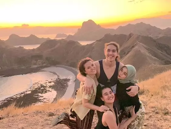 Diandra Marsha dan Al El Dul Berbagai sumber Diandra Marsha dan Al El Dul Berbagai sumber