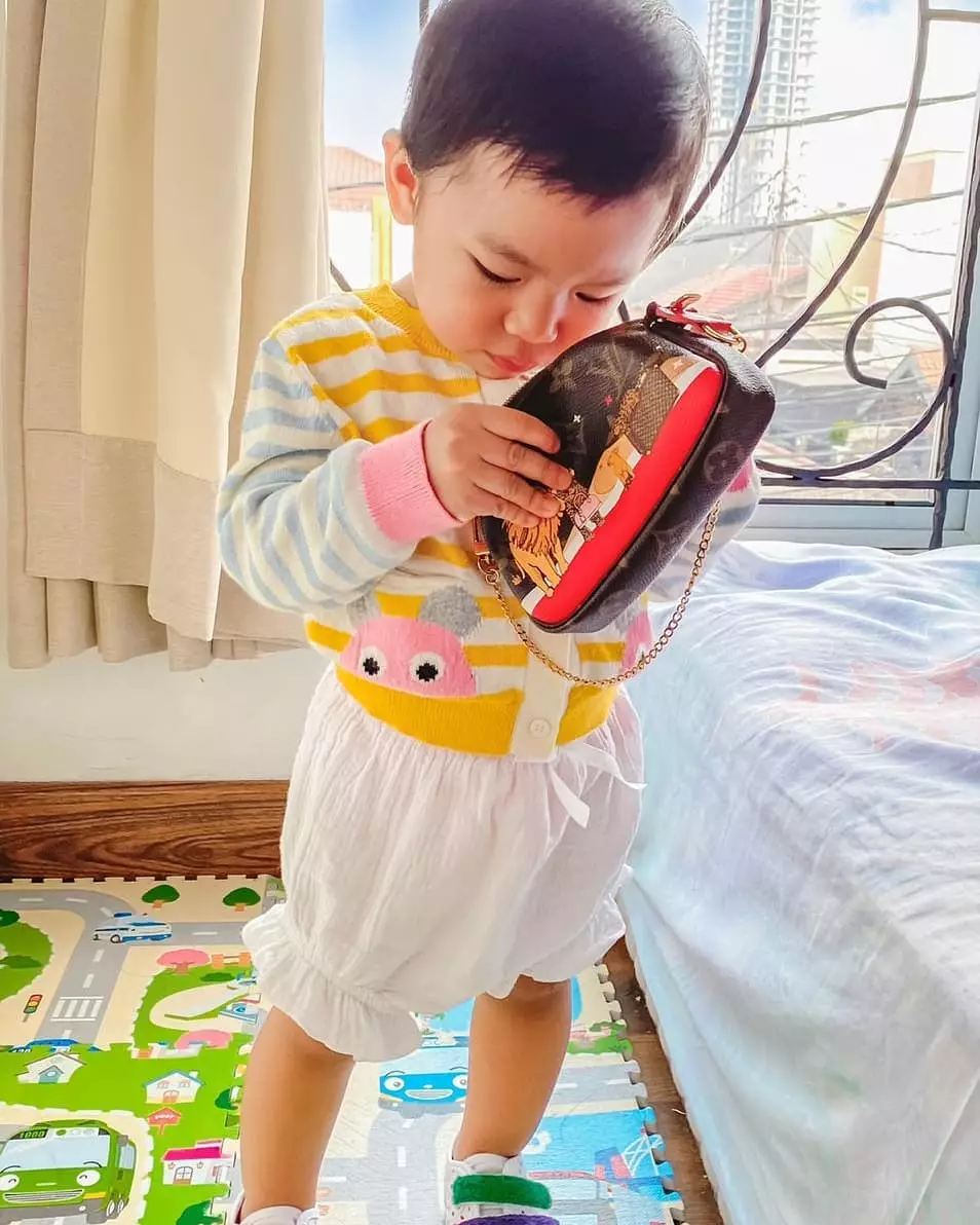 Gaya Alea anak Raditya Dika bak ABG Instagram