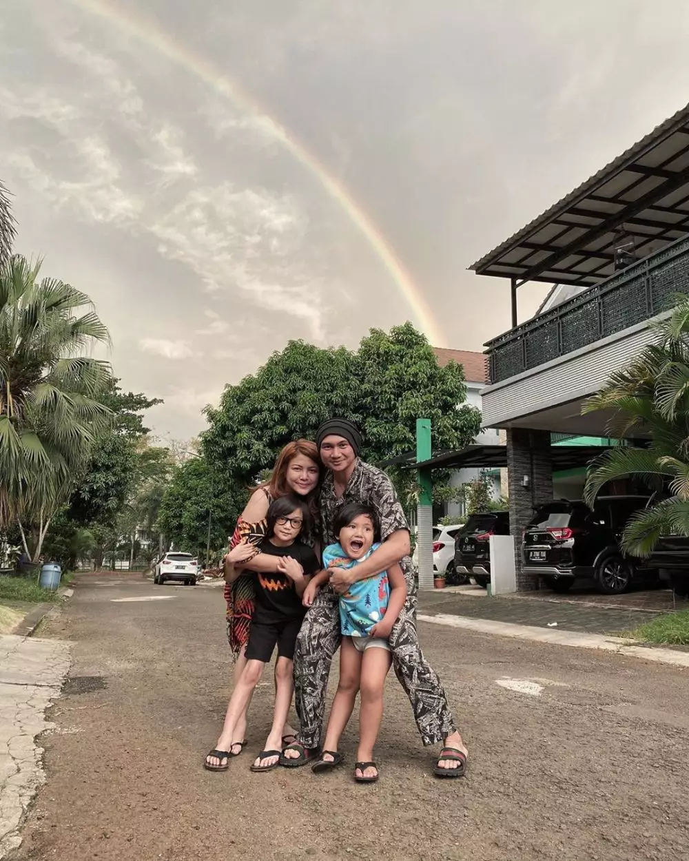 penampakan rumah anji instagram