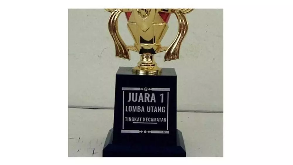 Piala kejuaraan kocak Berbagai sumber Piala kejuaraan kocak Berbagai sumber