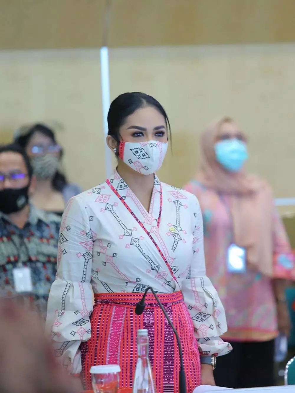 Tampilan Krisdayanti saat kunjungan © 2020 brilio.net Tampilan Krisdayanti saat kunjungan © 2020 brilio.net