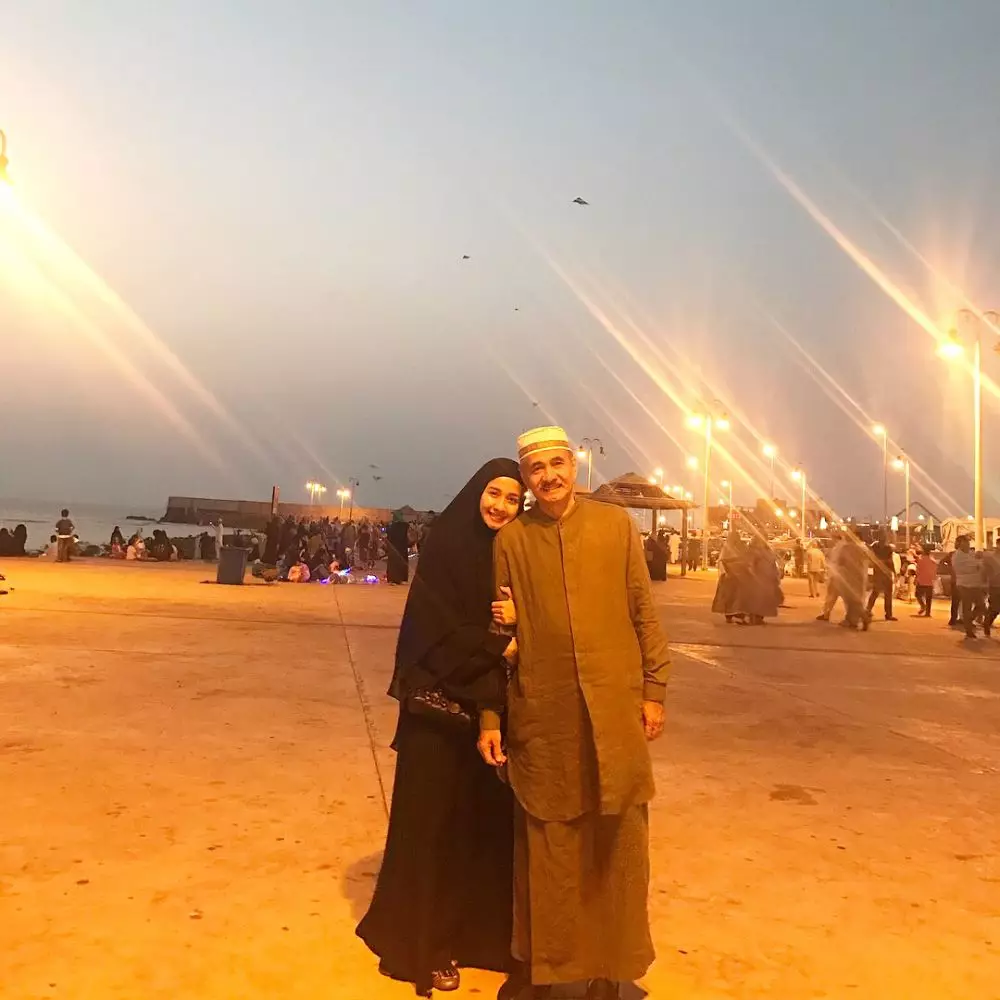 kebersamaan bella dan papa  Instagram