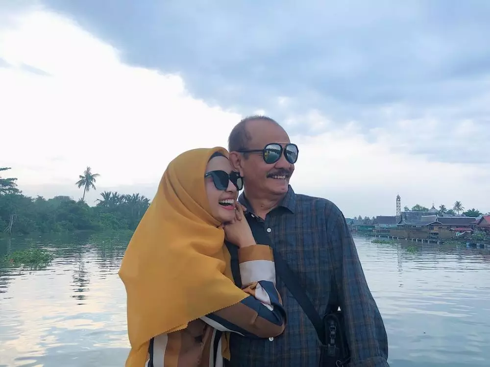 kebersamaan bella dan papa  Instagram