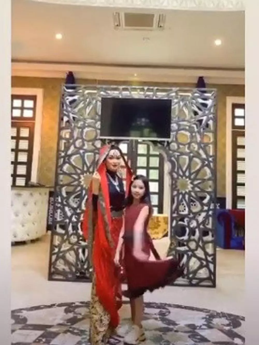 Arisan ala Imel PC © 2020 brilio.net Arisan ala Imel PC © 2020 brilio.net