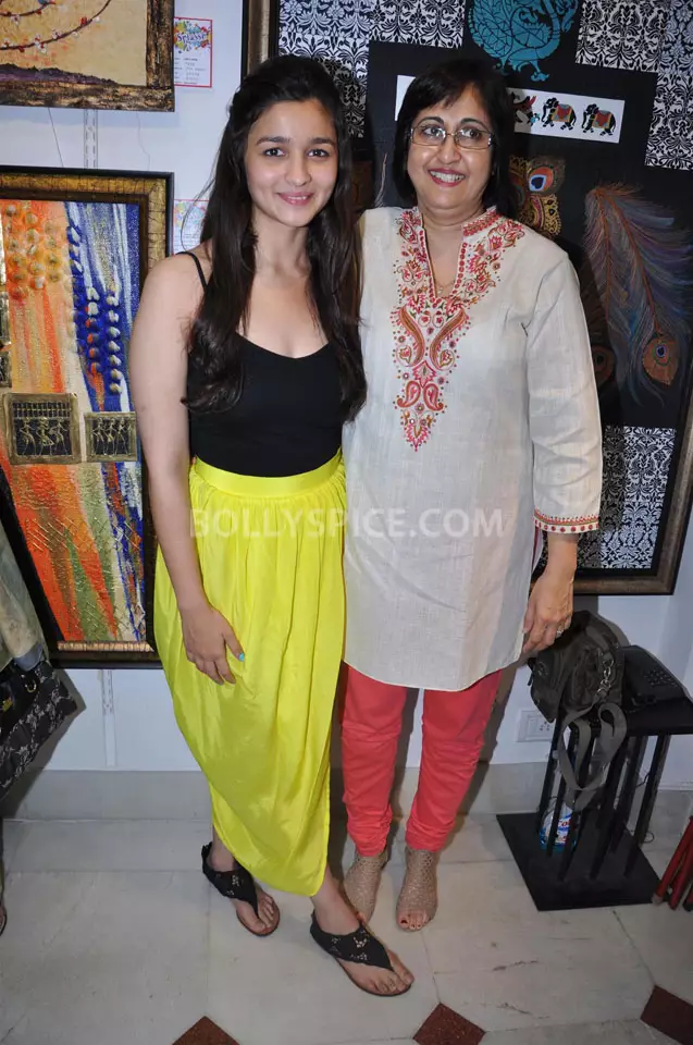 seleb punya bakat melukis Berbagai Sumber