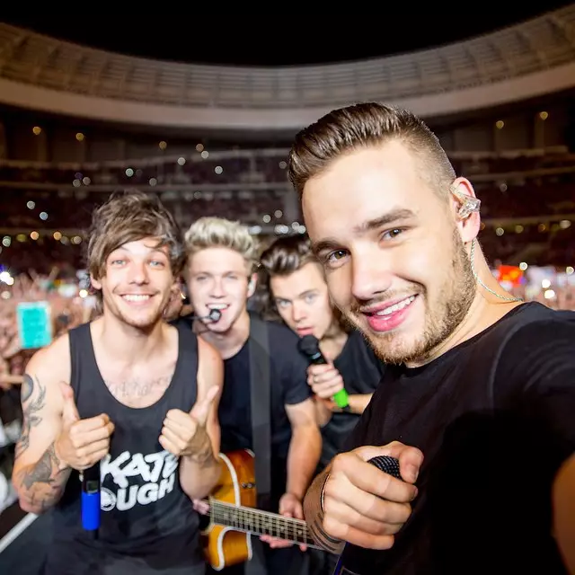 10 tahun one direction  Berbagai Sumber