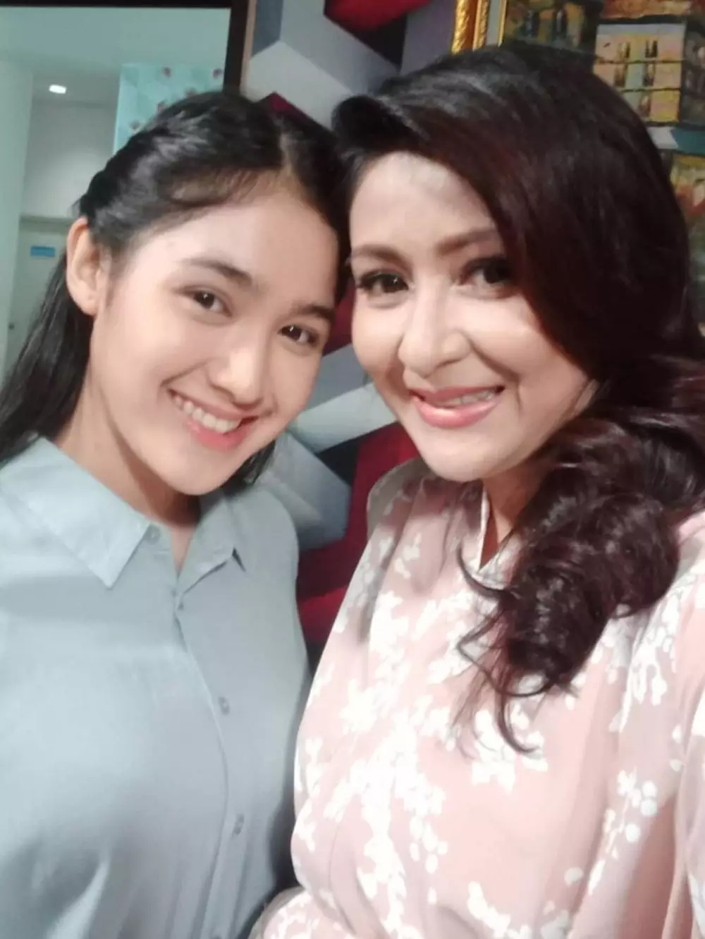 Cut Syifa dan Ine Dewi © 2020 brilio.net Cut Syifa dan Ine Dewi © 2020 brilio.net