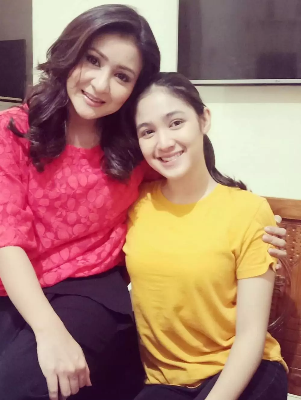 Cut Syifa dan Ine Dewi © 2020 brilio.net Cut Syifa dan Ine Dewi © 2020 brilio.net