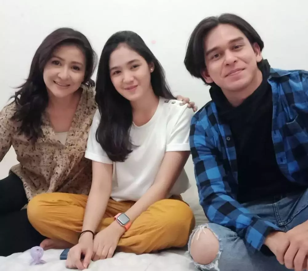 Cut Syifa dan Ine Dewi © 2020 brilio.net Cut Syifa dan Ine Dewi © 2020 brilio.net