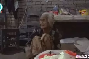 Kisah Mbah Saminem, tukang pijat yang pernah dibayar Rp 1000