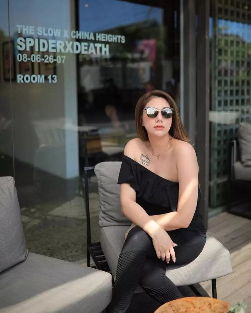 pesinetron cantik menampakan tato Instagram