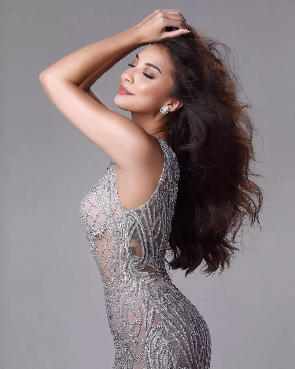 pesinetron cantik menampakan tato Instagram