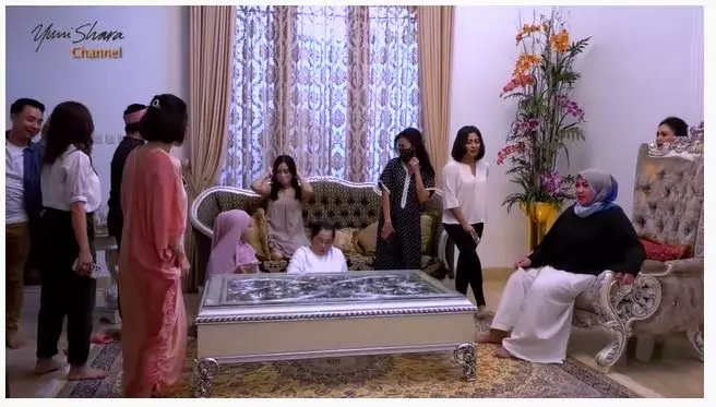 beda gaya geng arisan seleb berbagai sumber