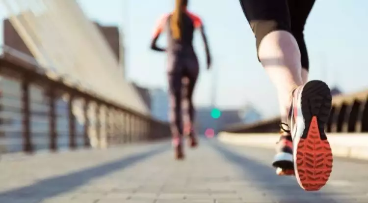 Antara jogging dan lari, mana yang lebih cepat turunkan berat badan?
