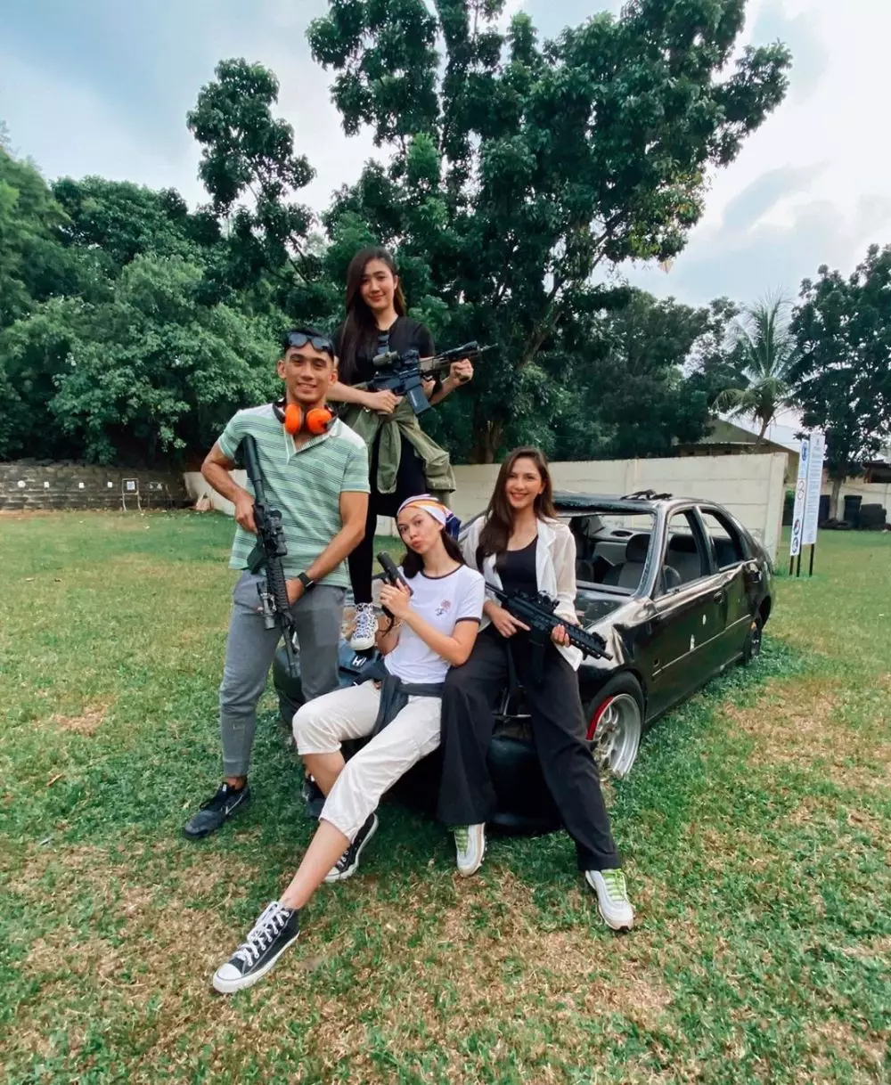 Momen Febby Rastanty berbagai sumber