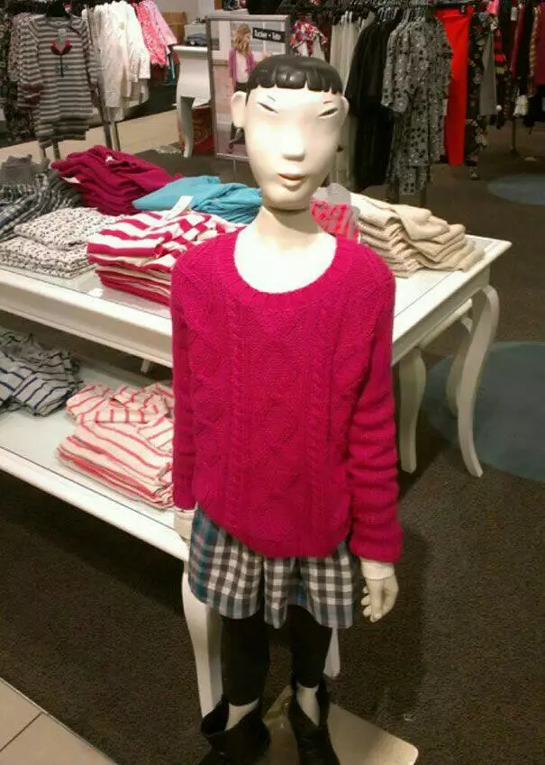 Manekin absurd Facebook/Rizky Kurnia Akbar Manekin absurd Facebook/Rizky Kurnia Akbar