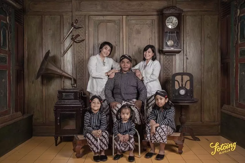 pemotretan keluarga Erix Soekamti Instagram pemotretan keluarga Erix Soekamti Instagram