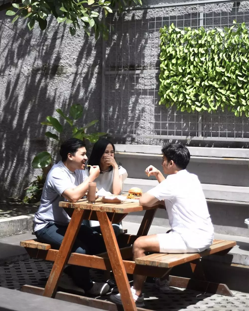 coffee shop artis cantik Instagram