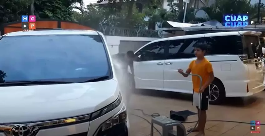 mobil mewah Betrand Peto © 2020 brilio.net