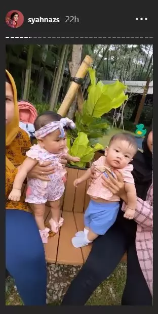 Momen liburan Syahnaz dan anak kembar Instagram Momen liburan Syahnaz dan anak kembar Instagram