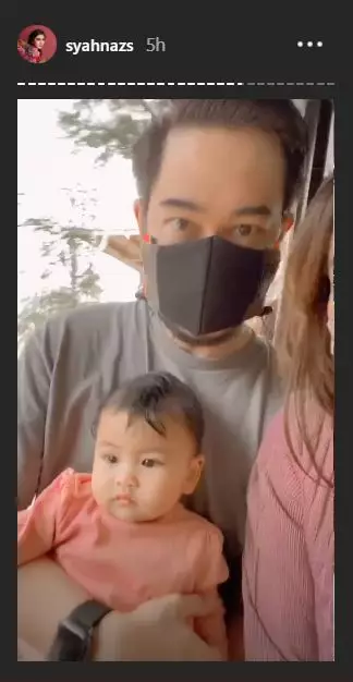 Momen liburan Syahnaz dan anak kembar Instagram Momen liburan Syahnaz dan anak kembar Instagram
