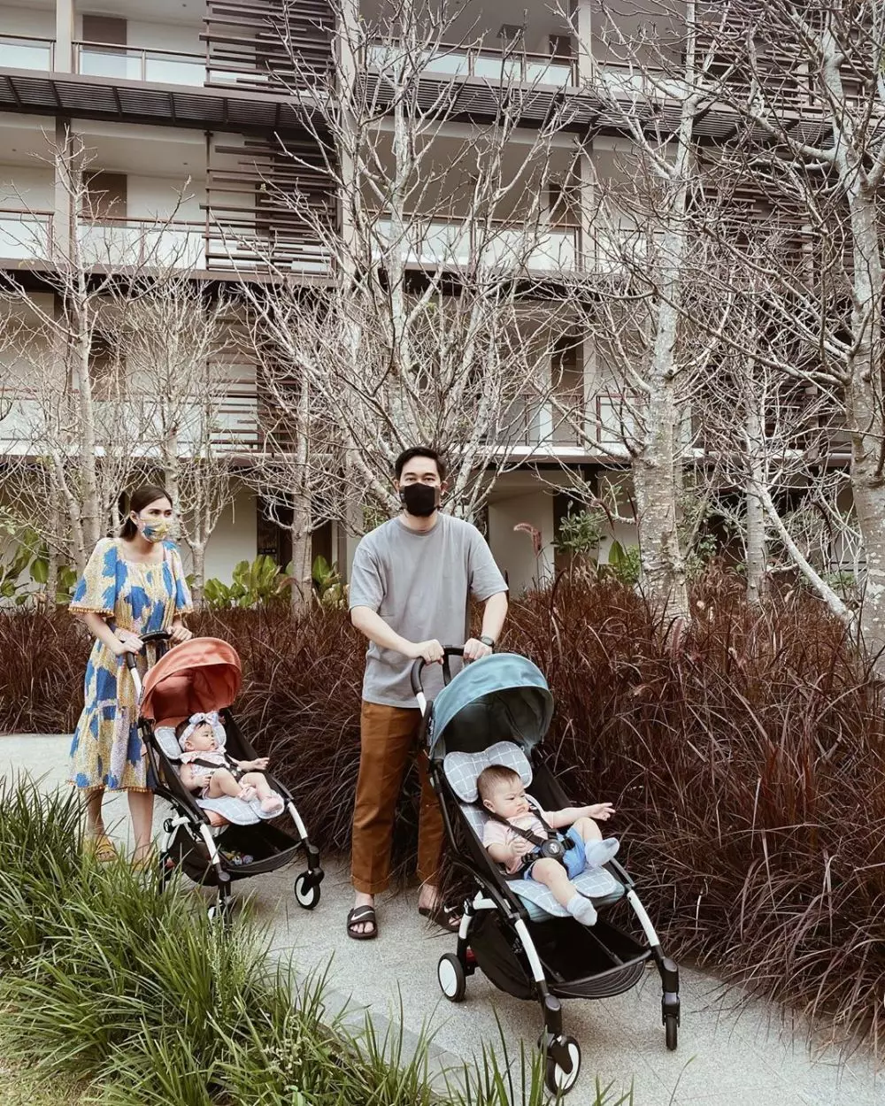 Momen liburan Syahnaz dan anak kembar Instagram Momen liburan Syahnaz dan anak kembar Instagram