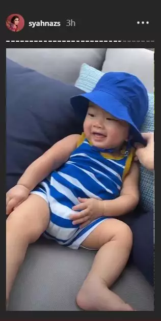 Momen liburan Syahnaz dan anak kembar Instagram Momen liburan Syahnaz dan anak kembar Instagram