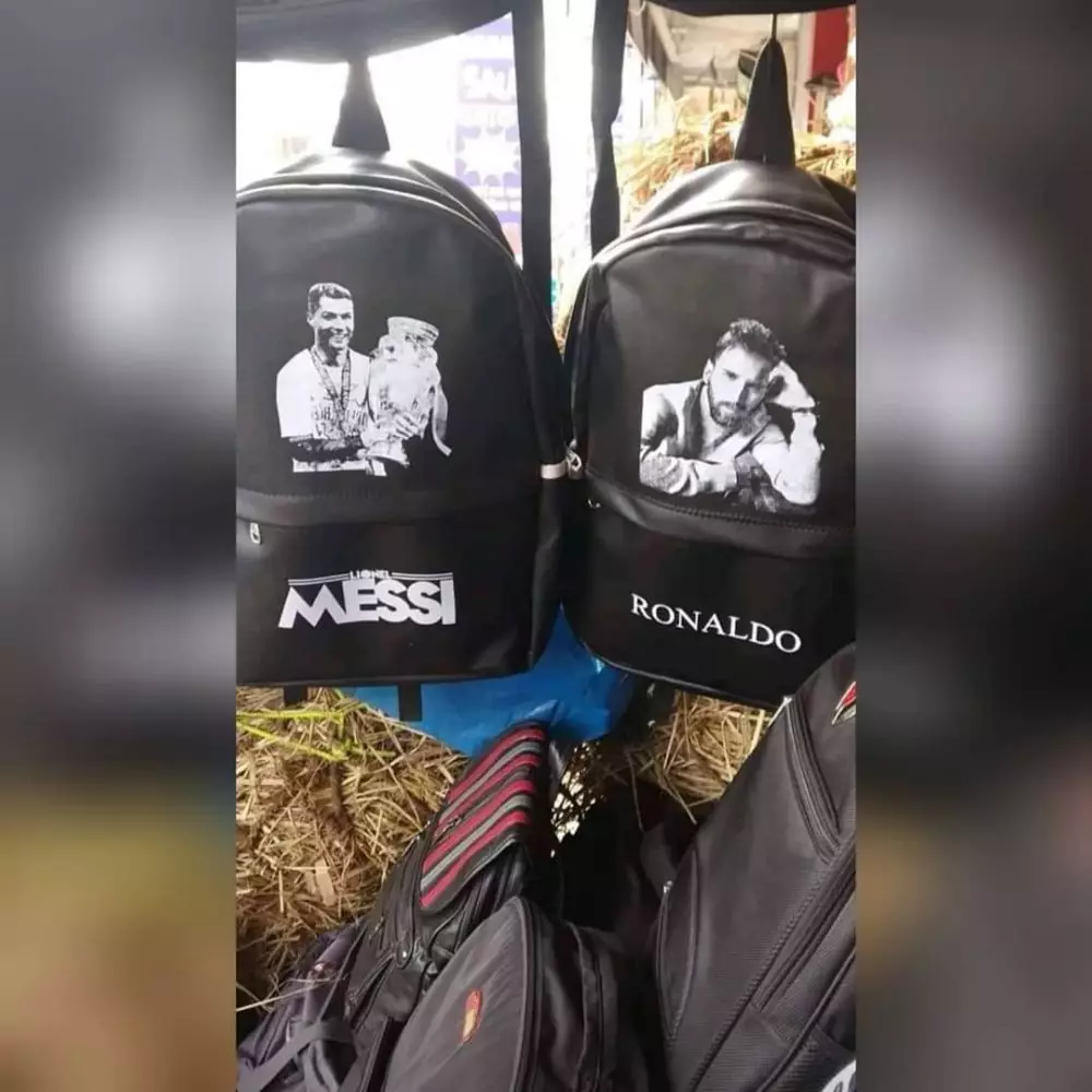 barang dagangan salah desain © 2020 instagram.com