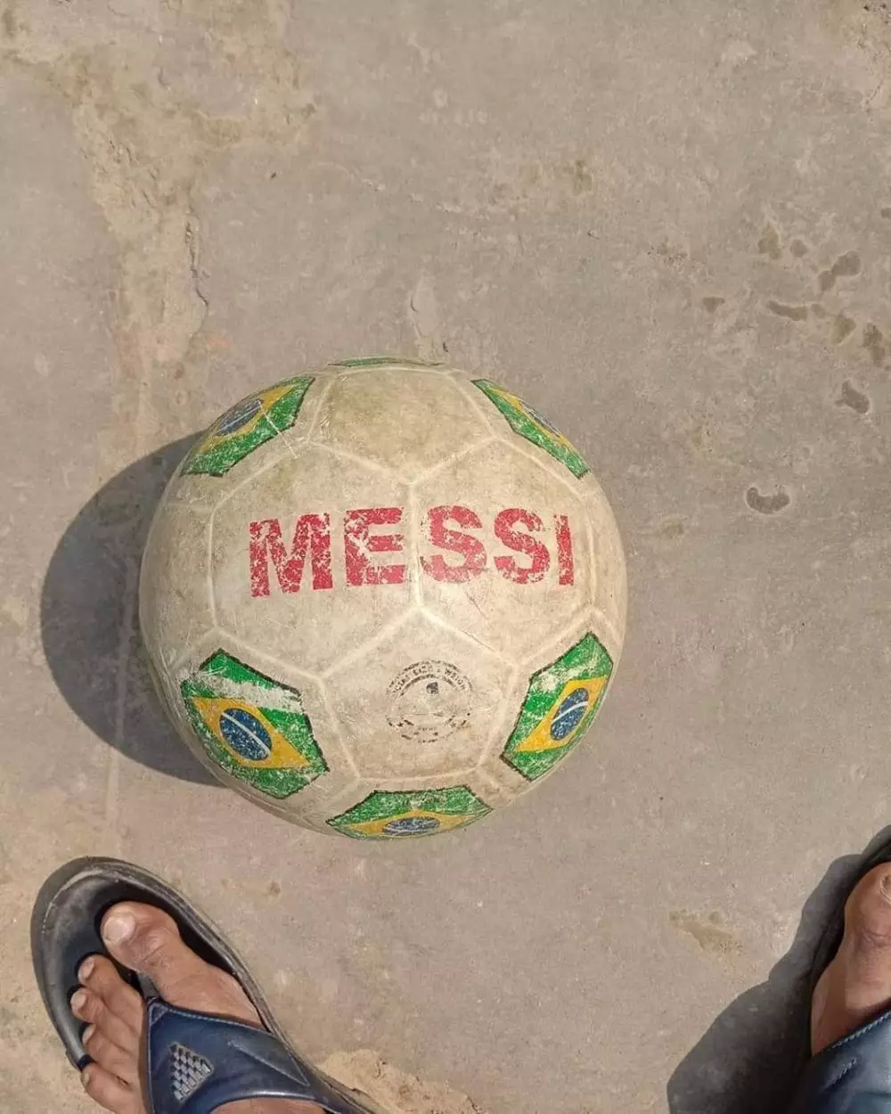 barang dagangan salah desain © 2020 instagram.com