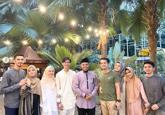 Dinda Hauw dan Dhini Aminarti suami Instagram