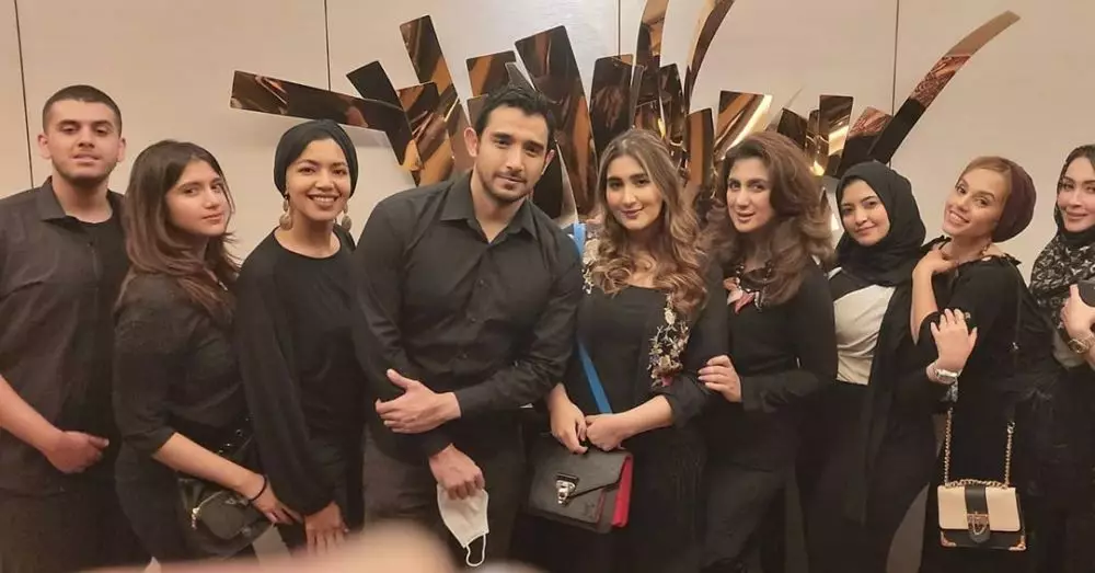 ultah pernikahan Tania instagram