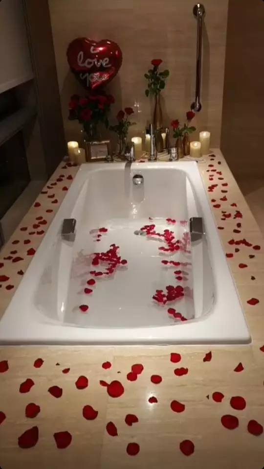 ultah pernikahan Tania instagram