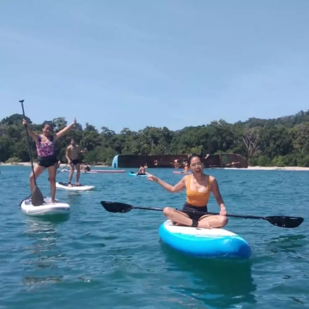 Nirina Zubir menikmati alam berbagai sumber