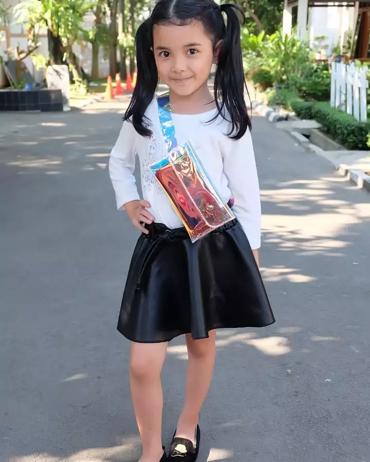gaya stylish artis cilik instagram