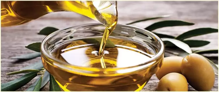 5 Manfaat minyak zaitun untuk kulit, mengurangi keriput