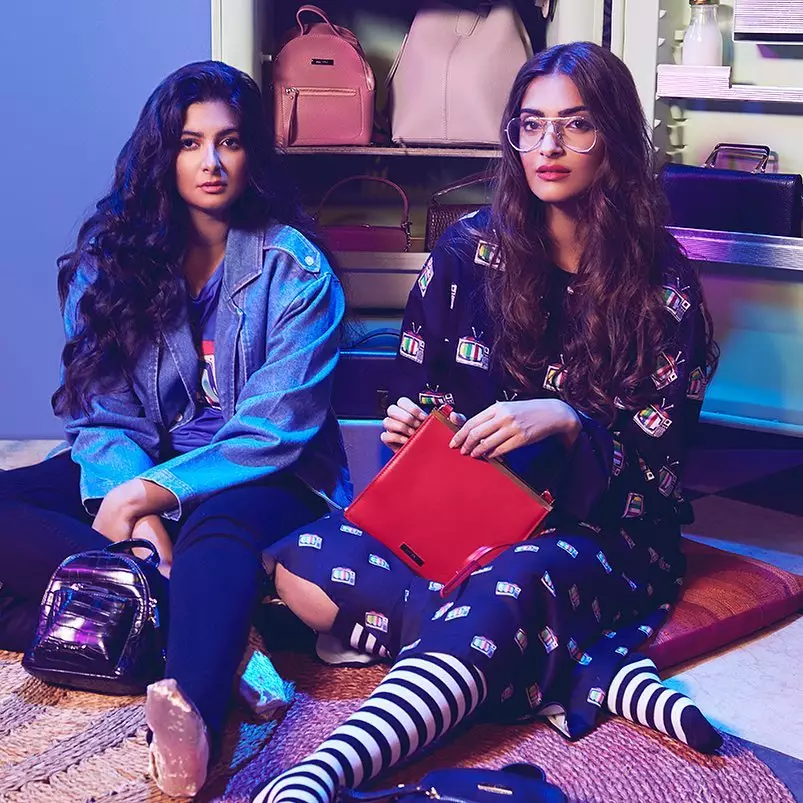 potret kebersamaan sonam kapoor dan rhea kapoor instagram