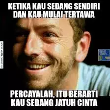 Meme orang kasmaran Berbagai sumber